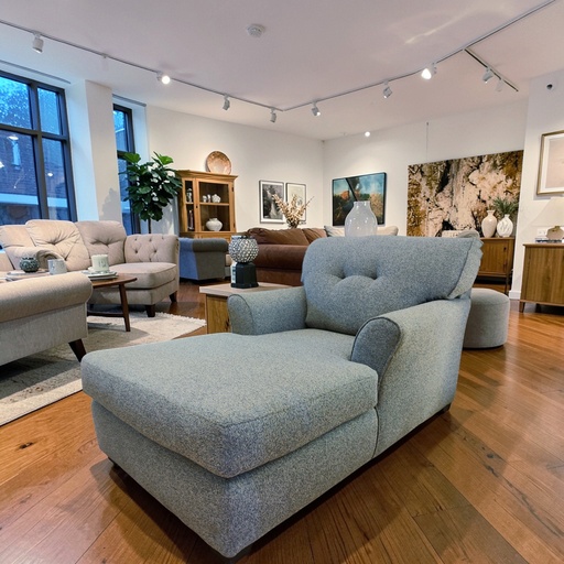 A chaise longue 604